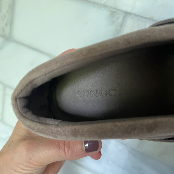 VINCE size 7 suede slip on loafers - Picture 4 of 5